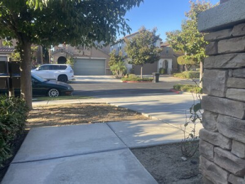 4 bedroom house with 1 room 4 rent