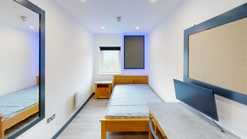  Flat 2  -  Stepney Lane, Anolha House  - Gallery -  1
