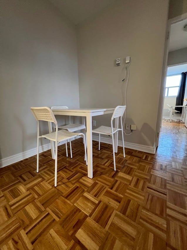 37 - Flex Room - Premium Deluxe - Wellesley St E & Parliament St - Gallery - 4