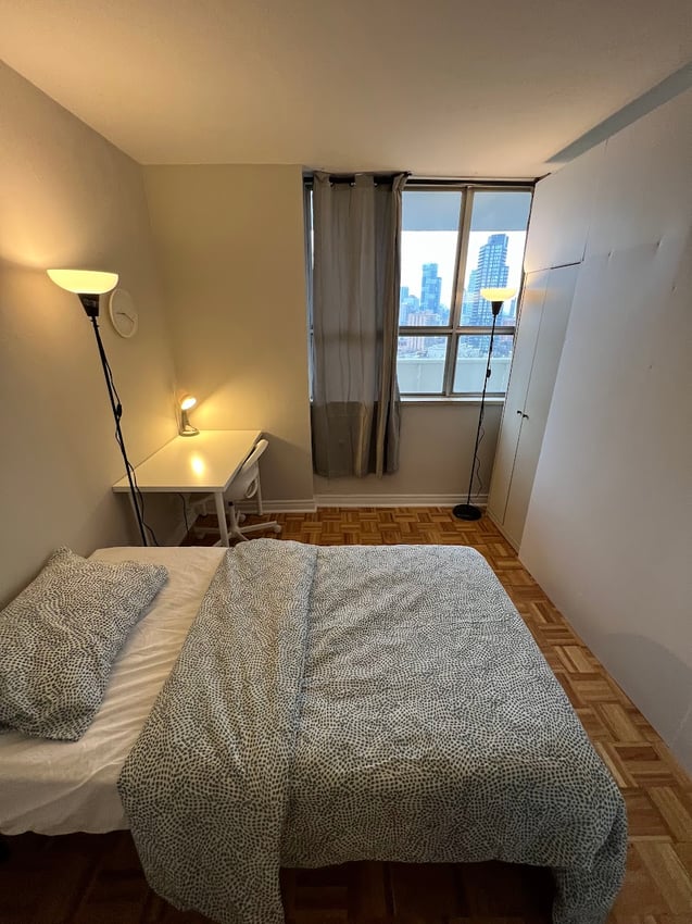 37 - Flex Room - Premium Deluxe - Wellesley St E & Parliament St - Gallery - 7