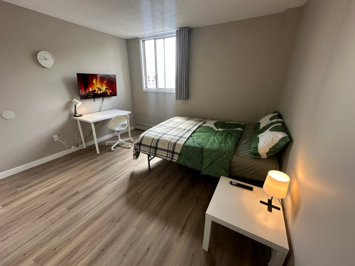  321 - Flex Room With Balcony  -  Ultra Premium Deluxe Room - 12 Avenue SW & 13 Avenue SW  - Gallery -  1