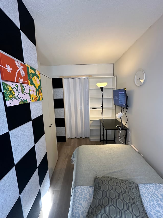 454 - Flex Room With Balcony - Premium Deluxe - 12 Avenue SW & 13 Avenue SW - Gallery - 4