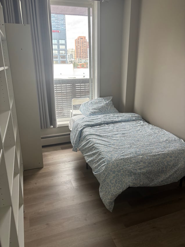  451 - Flex Room  -  Deluxe Room - 12 Avenue SW & 13 Avenue SW  - Gallery -  1