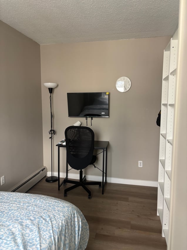  451 - Flex Room  -  Deluxe Room - 12 Avenue SW & 13 Avenue SW  - Gallery -  3