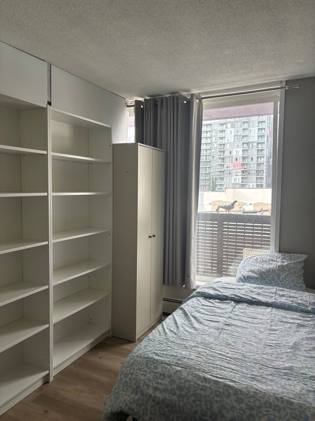  451 - Flex Room  -  Deluxe Room - 12 Avenue SW & 13 Avenue SW  - Gallery -  2