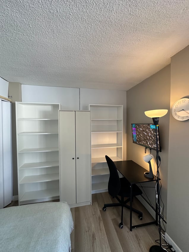 450 - Flex Room With Balcony - 3