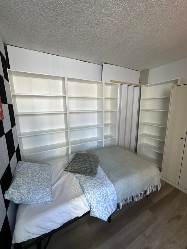 450 - Flex Room With Balcony - 2