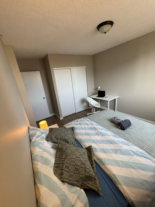  274 - Ultra Premium Deluxe Room  -  Ultra Premium Deluxe Room - 12 Avenue SW & 13 Avenue SW  - Gallery -  5