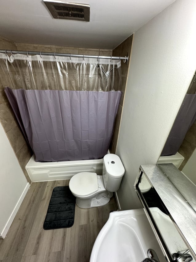  298 - Flex Room  -  Ultra Premium Deluxe Room - 12 Avenue SW & 13 Avenue SW  - Gallery -  2