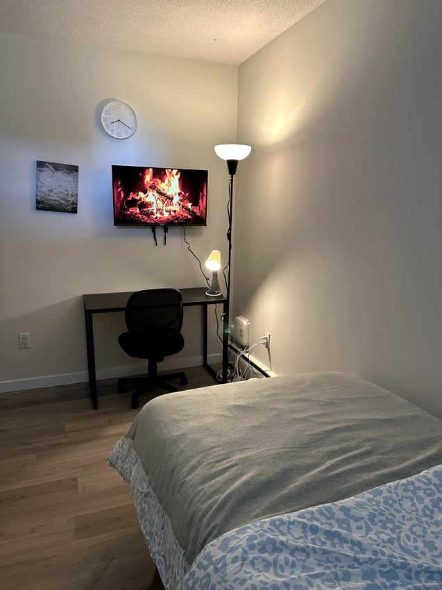  298 - Flex Room  -  Ultra Premium Deluxe Room - 12 Avenue SW & 13 Avenue SW  - Gallery -  3