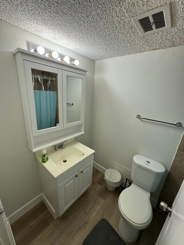  317 - Premium Deluxe  -  Ultra Premium Deluxe Room - 12 Avenue SW & 13 Avenue SW  - Gallery -  2