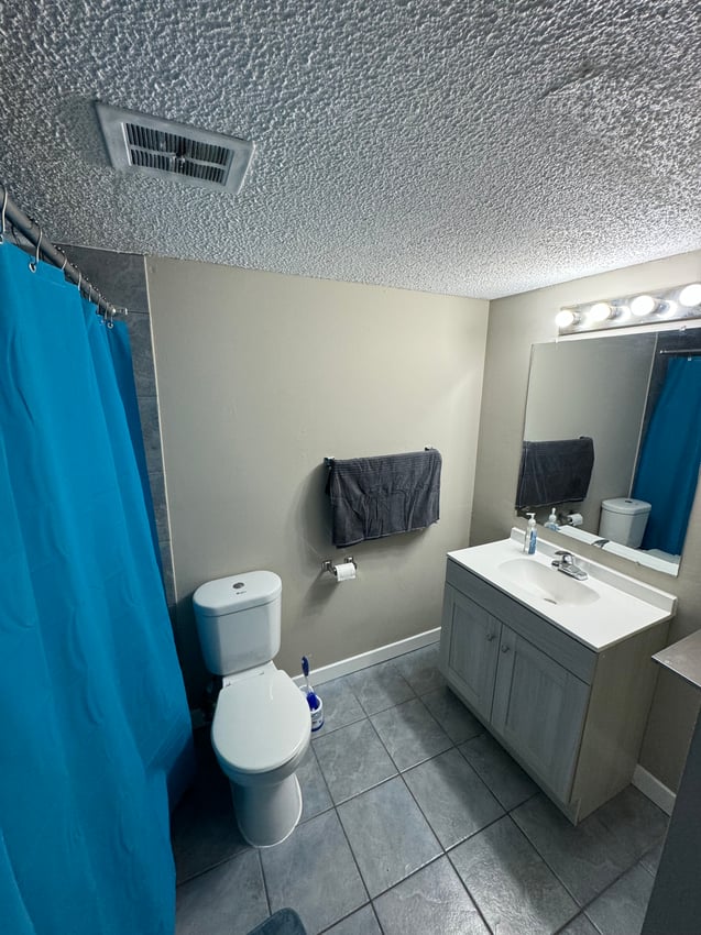  275 - Premium Deluxe  -  Ultra Premium Deluxe Room - 12 Avenue SW & 13 Avenue SW  - Gallery -  3