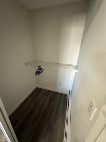 Premium Deluxe - 11 Avenue SW & 19 Street SW