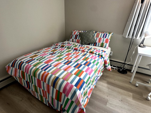 Flex Room with Balcony - 15 Avenue SW & 11 Street SW