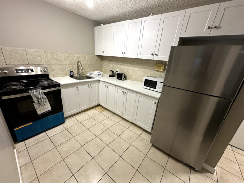 Premium Deluxe - 15 Avenue SW & 11 Street SW - Gallery - 12