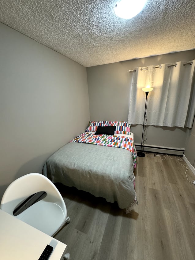  288 - Deluxe Room  -  Premium Deluxe - 15 Avenue SW & 11 Street SW  - Gallery -  6