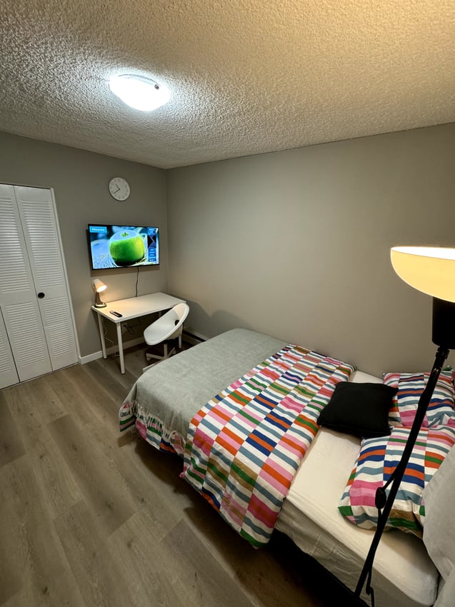  288 - Deluxe Room  -  Premium Deluxe - 15 Avenue SW & 11 Street SW  - Gallery -  1