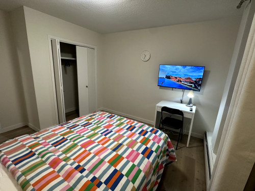 Premium Deluxe - 15 Avenue SW & 12 Street SW