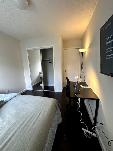 Premium Deluxe - 1 Street SW & 13 Avenue SW