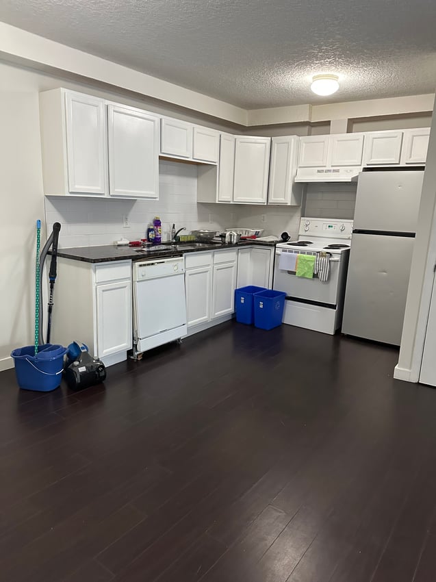  307 - Premium Deluxe  -  Premium Deluxe - 1 Street SW & 13 Avenue SW  - Gallery -  5