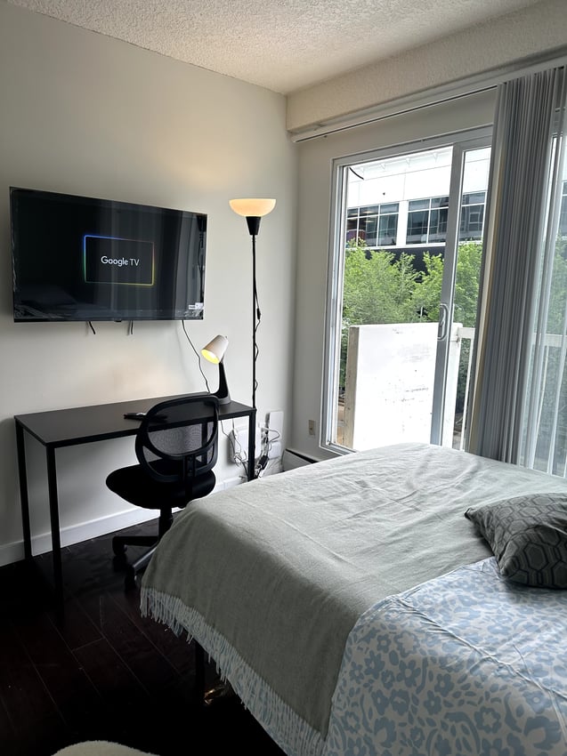  309 - Flex Room With Balcony  -  Premium Deluxe - 1 Street SW & 13 Avenue SW  - Gallery -  1