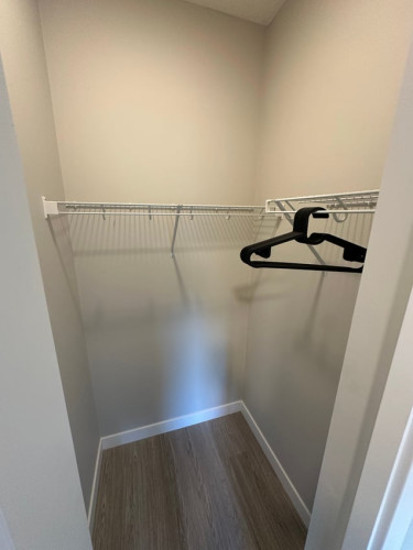 Master Room - 17 Avenue SW & 7 Street SW - Gallery - 97