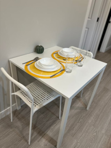 Master Room - 17 Avenue SW & 7 Street SW - Gallery - 10