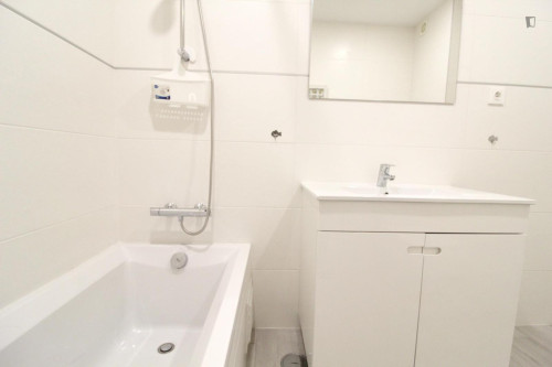 Captivating 1 Bedroom Apartment with a balcony close to Three Castles Beach - Gallery - 5