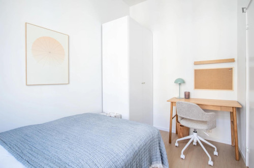 Interesting single bedroom in Grünerløkka