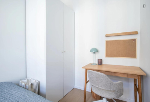 Interesting single bedroom in Grünerløkka