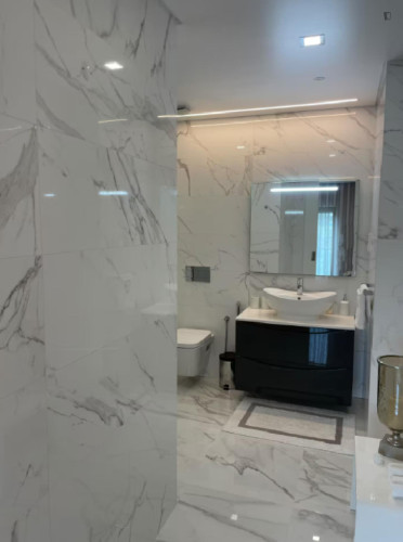 Breathtaking 3 Bedroom Apartment with a balcony close to South Beach