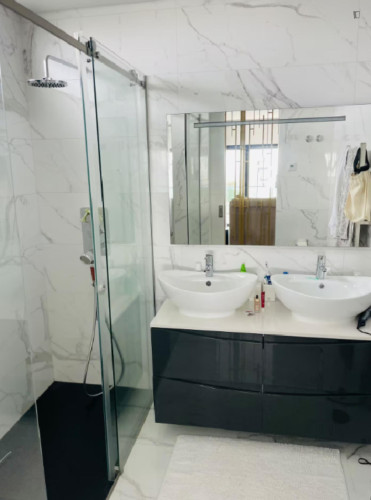 Breathtaking 3 Bedroom Apartment with a balcony close to South Beach - Gallery - 7