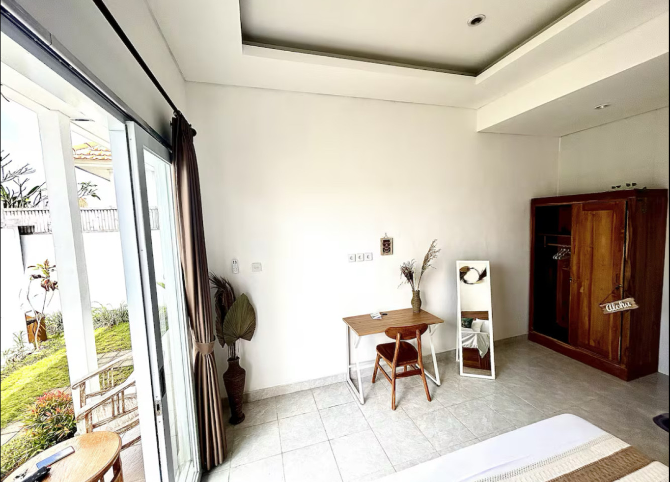 Room Suksma - Vibrant Coliving Villa in Canggu: Work, Surf & Connect in Bali's Tropical Paradise - Gallery - 12