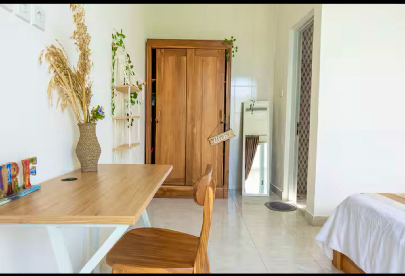 Room Suksma - Vibrant Coliving Villa in Canggu: Work, Surf & Connect in Bali's Tropical Paradise - Gallery - 19