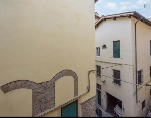 Charming 2-Bedroom Apartment in Florence