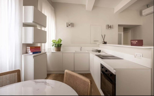 Charming 2-Bedroom Apartment in Florence