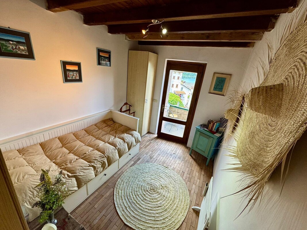 La Perla (Single Bed) - 1