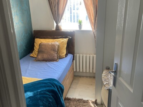 Beautiful new Double & single rooms