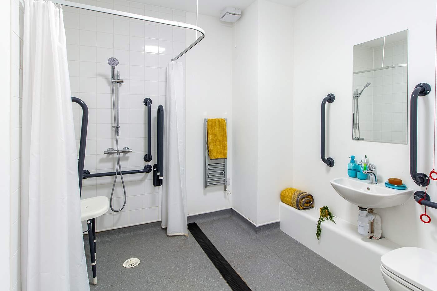 Deluxe Accessible Studio - Goods Corner - Gallery - 7