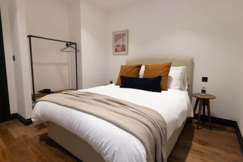 Deluxe One Bed