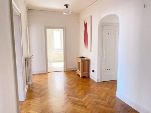 Grand double bedroom in Poincaré