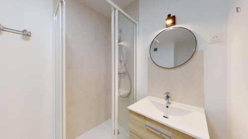 Bright double bedroom near the Saint-Quentin en-Yvelines train station  - Gallery - 10