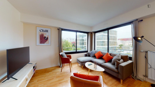 Bright double bedroom near the Saint-Quentin en-Yvelines train station  - Gallery - 5
