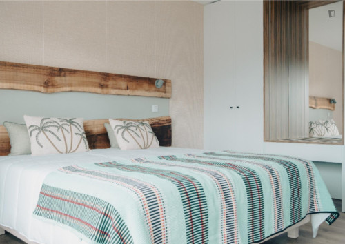 Relaxing 1 Bedroom House in a complex with a pool close to São Sebastião Beach