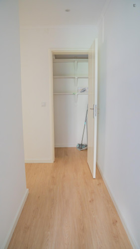 Excellent double bedroom close to Instituto Superior Técnico