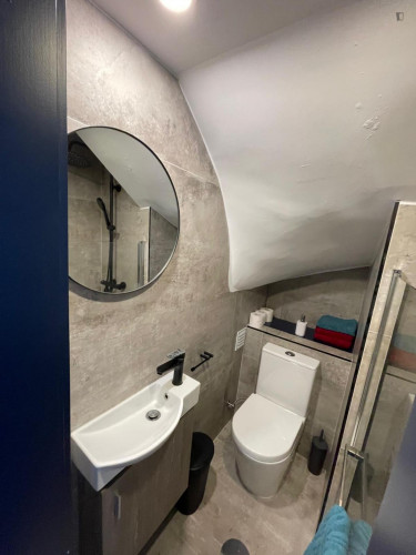 Amazing Twin Bedroom With En-Suit Bathroom, close to Porto University  - Gallery -  5