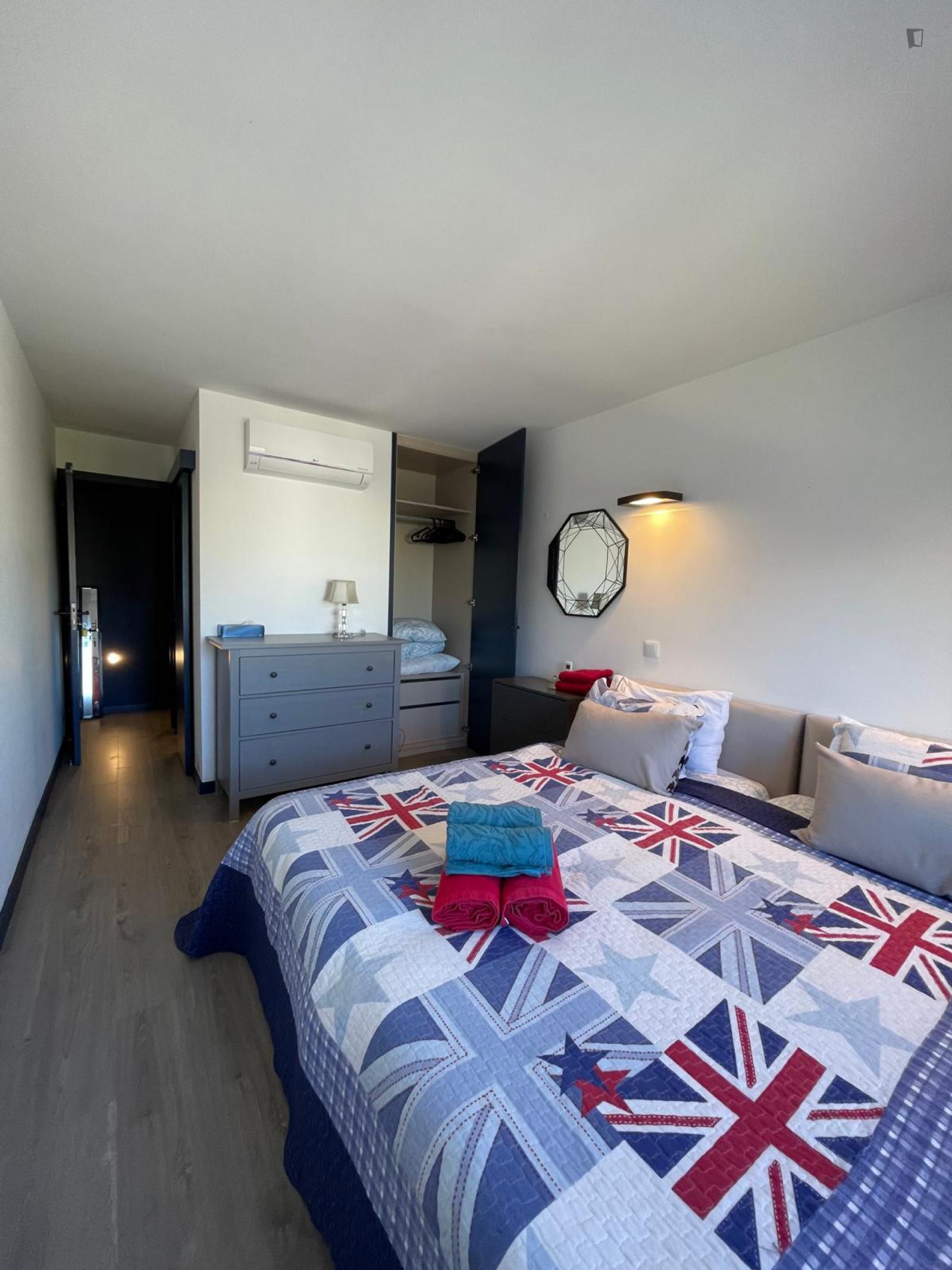 Amazing Twin Bedroom With En-Suit Bathroom, Close To Porto University - Amazing Twin Bedroom With En-Suit Bathroom, close to Porto University - Gallery - 1