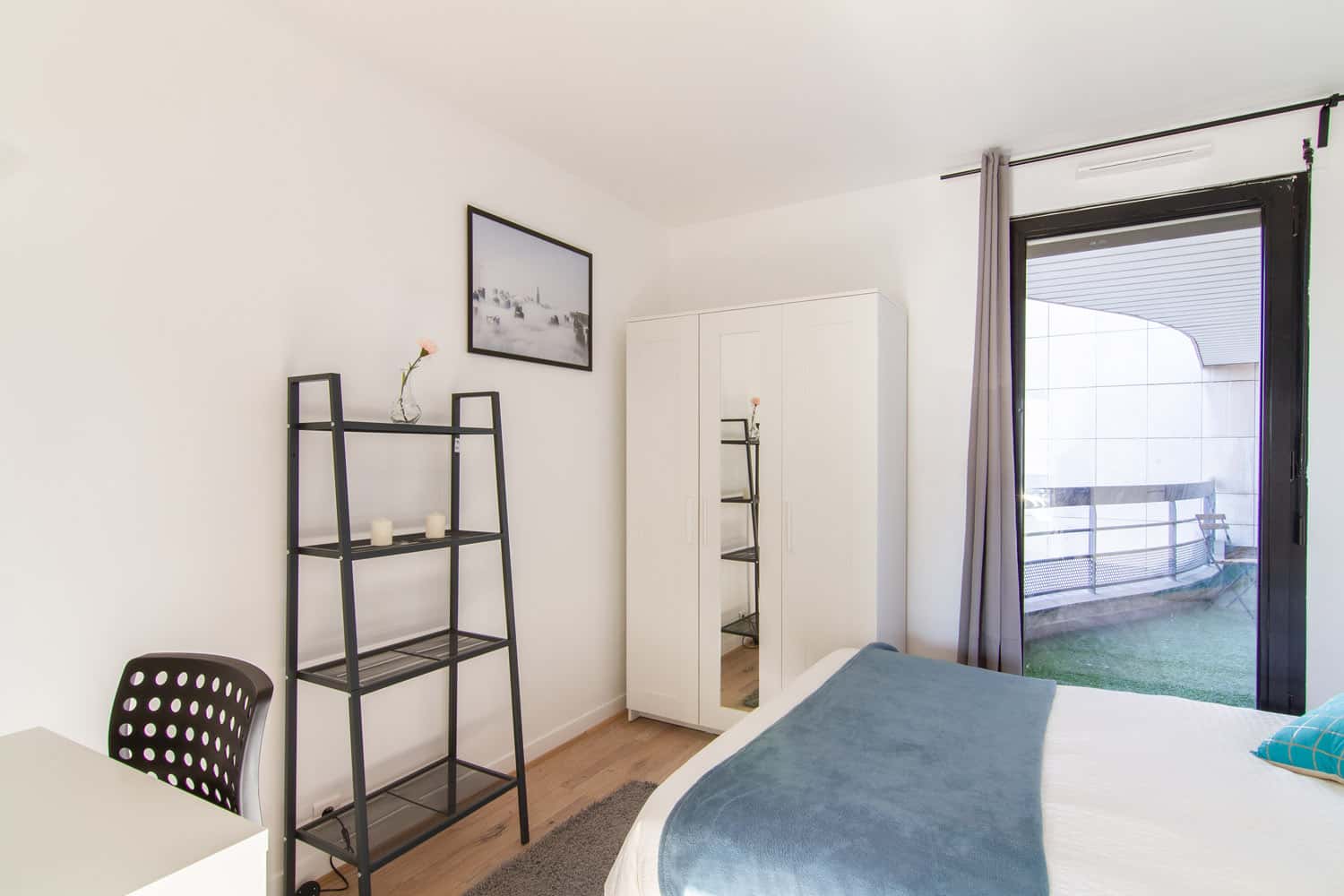 6 Bedrooms - 2 Bathrooms - Cosy beautiful bedroom – 10m² - Gallery - 11
