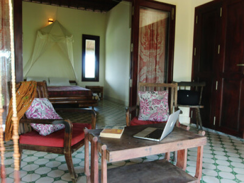 LaraHomestay Private Wild Beach