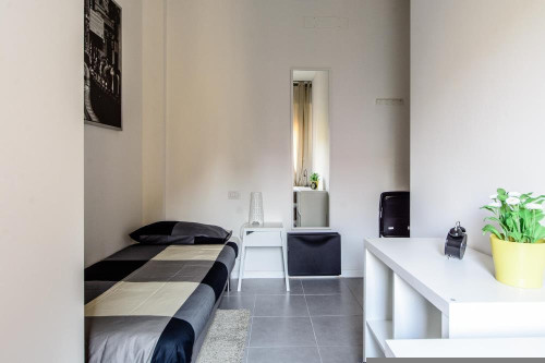 Stanza in Via Oreste Regnoli